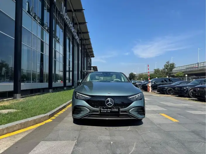 Mercedes-Benz EQE 2025 Model EQE 500 4MATIC Deluxe Edition – фото 2