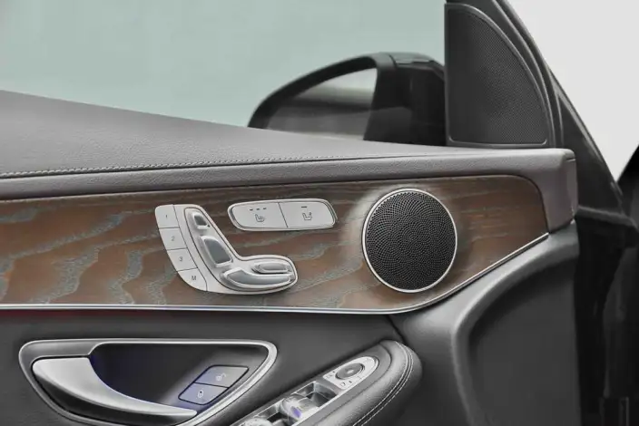 Mercedes-Benz GLC 2022 Model Facelift GLC 300 L 4MATIC Dynamic Model Collector Edition – фото 6