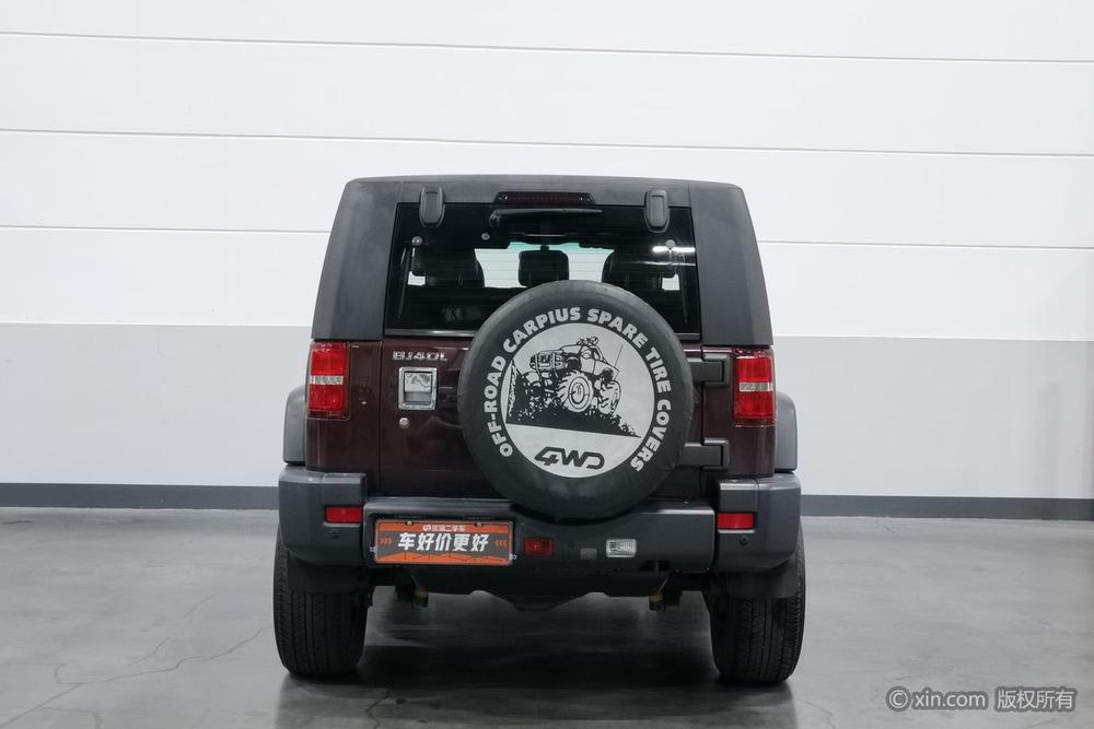 BAIC BJ40 2016 модификация 40L 2.3T автоматическое 4WD Exclusive Edition