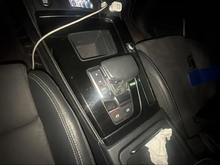 Audi Q5L Sportback 2022 Model 40 TFSI Luxury Model – фото 9
