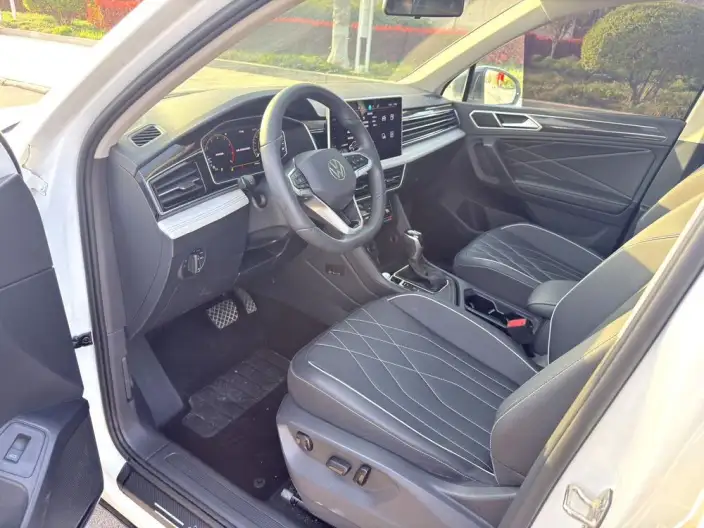 Volkswagen Tiguan L 2024 Model 300TSI 2WD Smart Edition – фото 8
