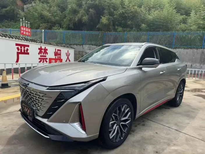 Changan Auchan Z6 2022 Model Blue whale 1.5T DCT Smart Edition Model – фото 1