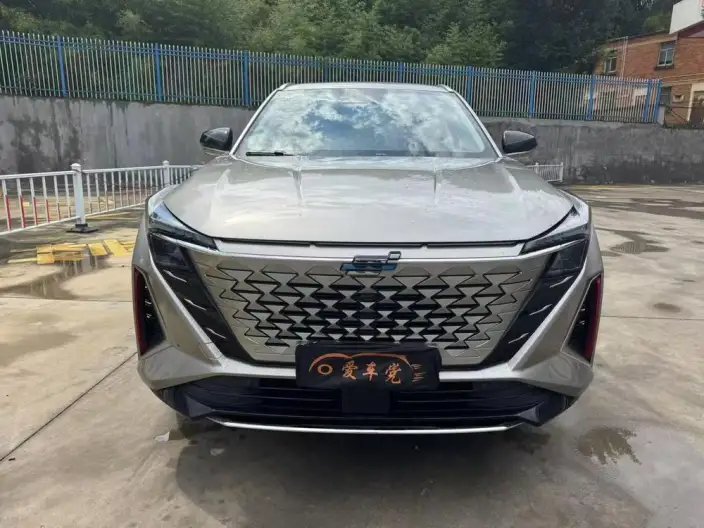 Changan Auchan Z6 2022 Model Blue whale 1.5T DCT Smart Edition Model – фото 2