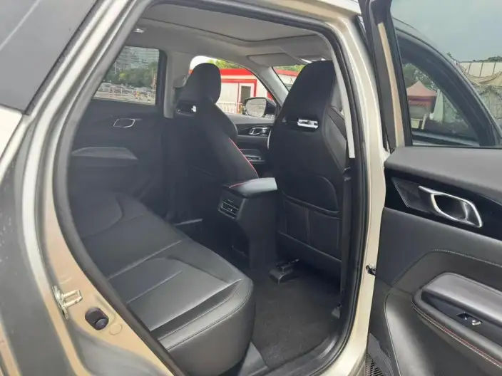 Changan Auchan Z6 2022 Model Blue whale 1.5T DCT Smart Edition Model – фото 10