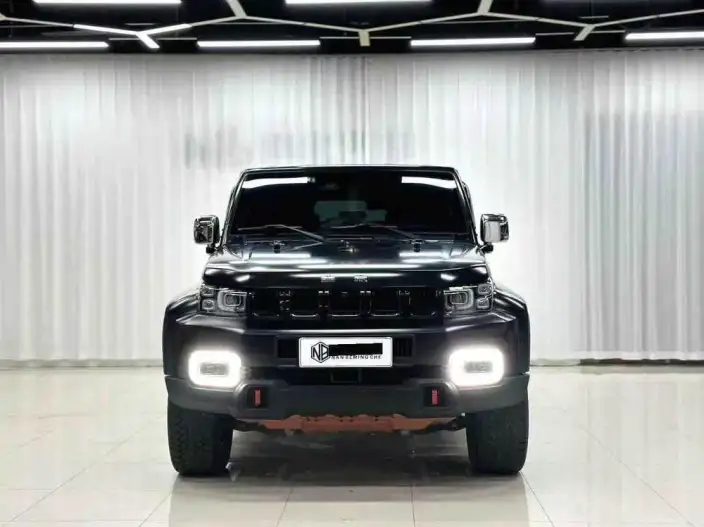 BAIC BJ40 2023 Model 2.0D Automatic 4WD Blade Hero Edition Warrior Model front and rear electronic control locks – фото 2