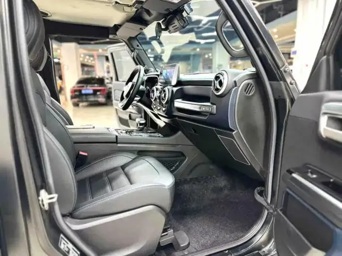 BAIC BJ40 2023 Model 2.0D Automatic 4WD Blade Hero Edition Warrior Model front and rear electronic control locks – фото 5