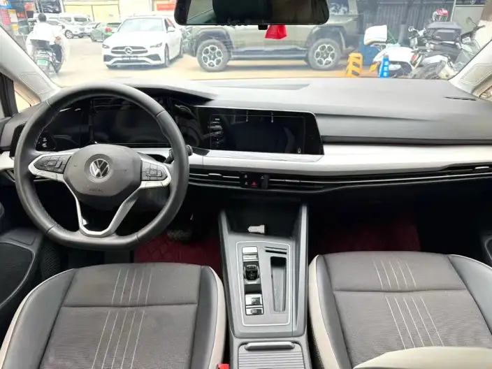 Volkswagen Golf 2021 Model 280TSI DSG Pro – фото 7