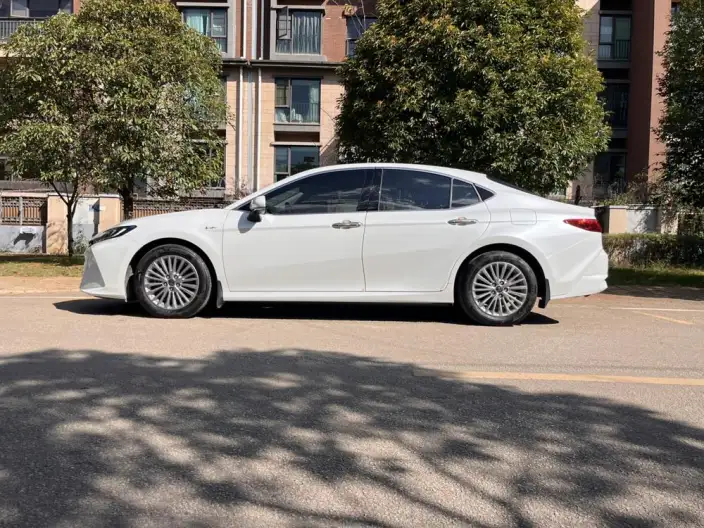 Toyota Camry 2024 Model Hybrid 2.0HGVP Deluxe Edition – фото 4