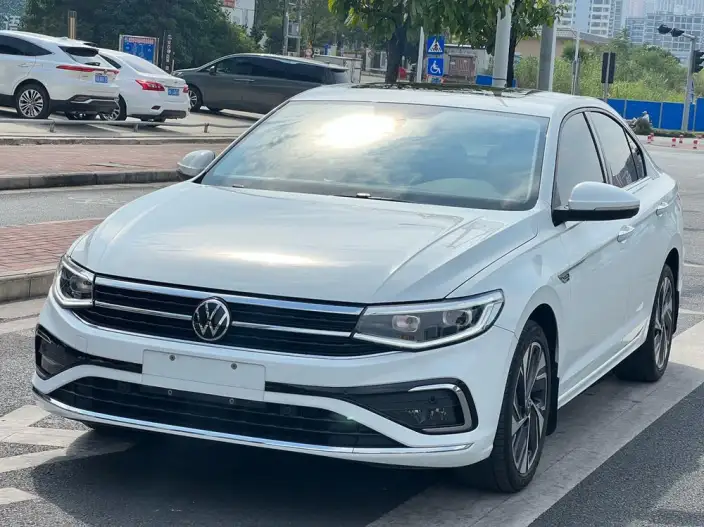 Volkswagen Bora 2023 Model 200TSI DSG Zhixing Edition – фото 1