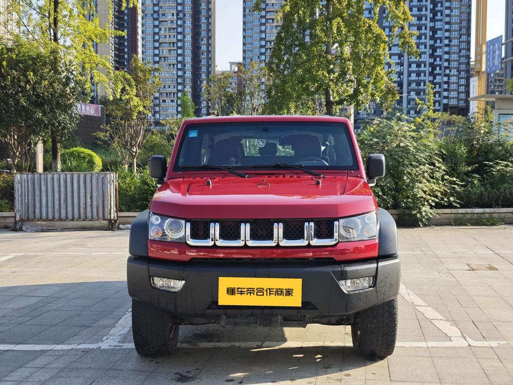 BAIC BJ40 2016 модификация 40L 2.3T автоматическое 4WD Exclusive Edition