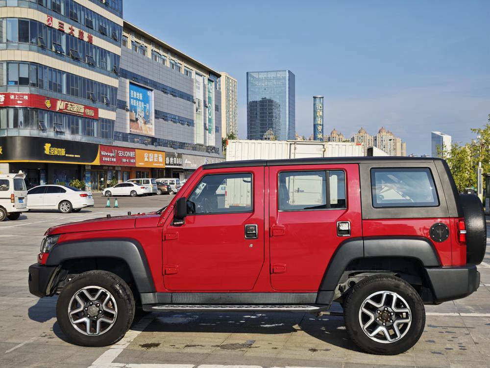 BAIC BJ40 2016 модификация 40L 2.3T автоматическое 4WD Exclusive Edition