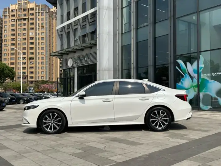 Model Ge 2023 Model 240TURBO CVT Deluxe Edition – фото 4