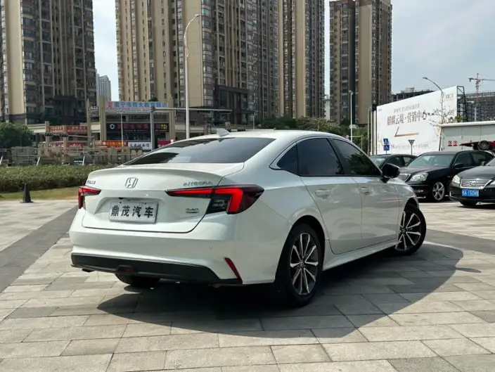 Model Ge 2023 Model 240TURBO CVT Deluxe Edition – фото 7