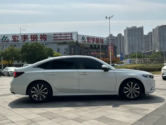Model Ge 2023 Model 240TURBO CVT Deluxe Edition – фото 8