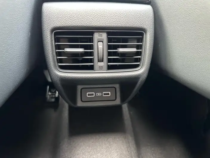 Model Ge 2023 Model 240TURBO CVT Deluxe Edition – фото 10