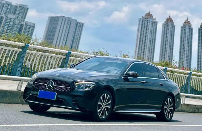 Mercedes-Benz E-Class PHEV 2022 Model Facelift E 350 e L Sports sedan – фото 1