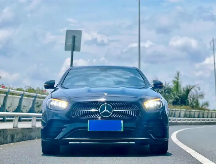 Mercedes-Benz E-Class PHEV 2022 Model Facelift E 350 e L Sports sedan – фото 2