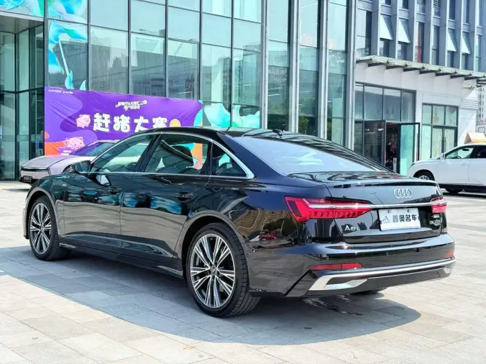 Audi A6L 2024 Model 55 TFSI quattro Exclusive Dynamic Model – фото 5