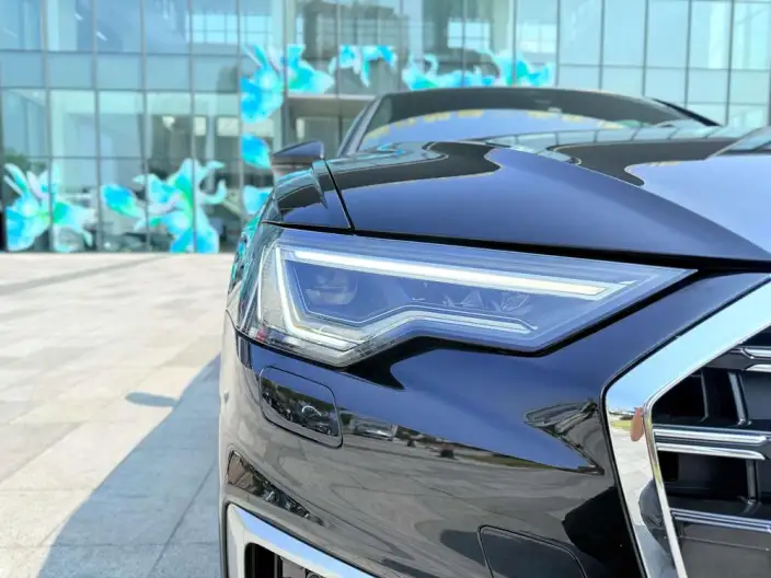 Audi A6L 2024 Model 55 TFSI quattro Exclusive Dynamic Model – фото 9