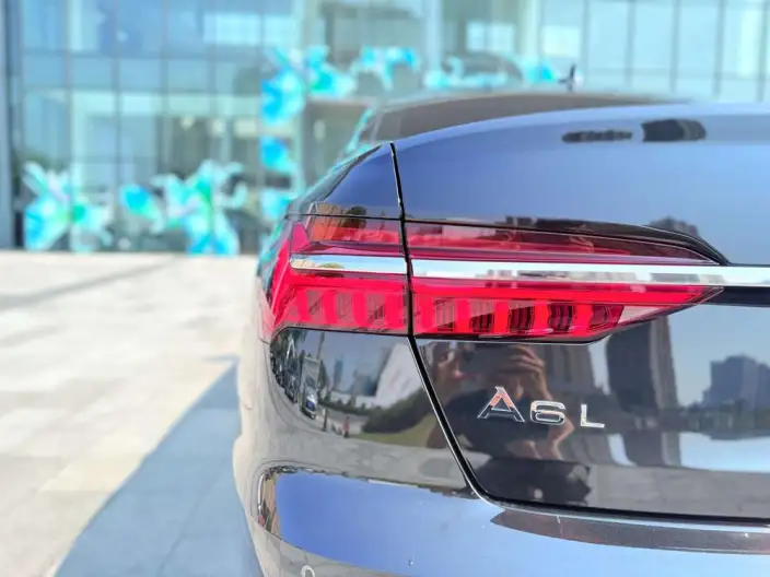 Audi A6L 2024 Model 55 TFSI quattro Exclusive Dynamic Model – фото 10