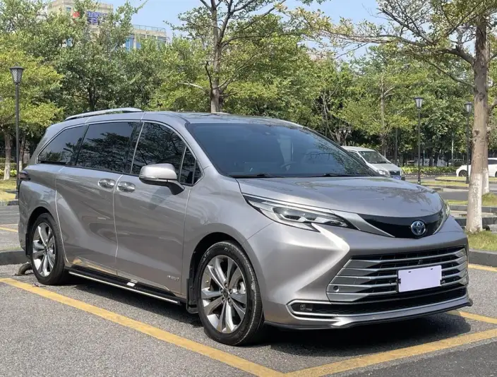 Toyota Sienna 2023 Model Hybrid 2.5L Platinum edition – фото 3