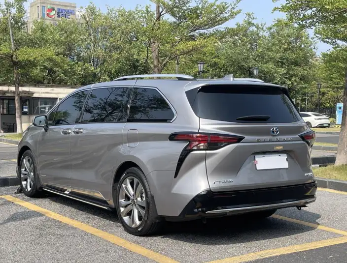 Toyota Sienna 2023 Model Hybrid 2.5L Platinum edition – фото 4