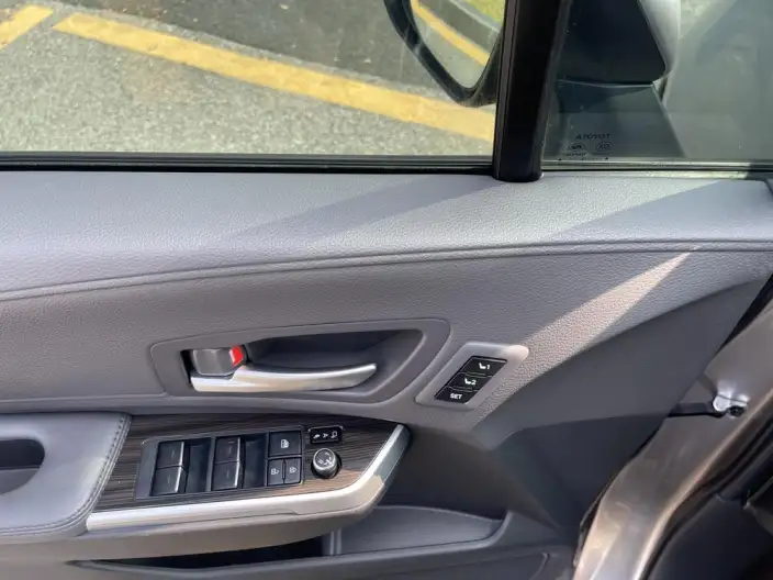 Toyota Sienna 2023 Model Hybrid 2.5L Platinum edition – фото 9