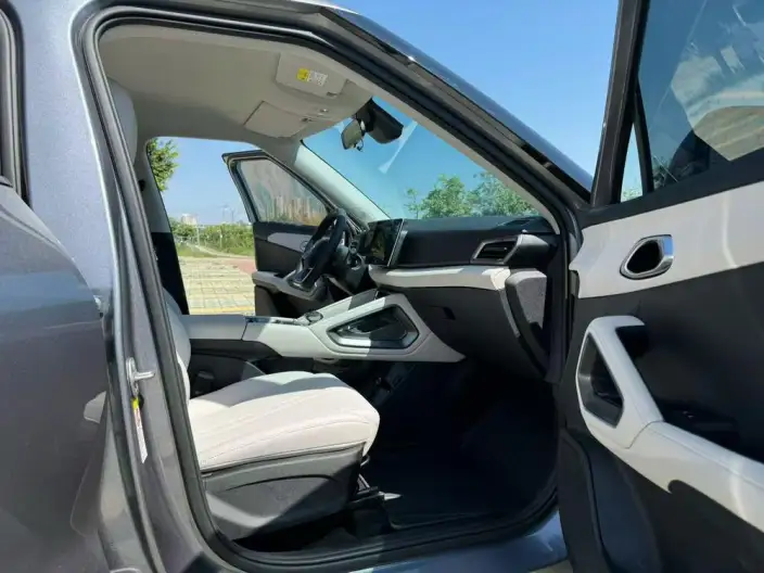 Yuan UP 2024 Model 301KM Leading Model – фото 5