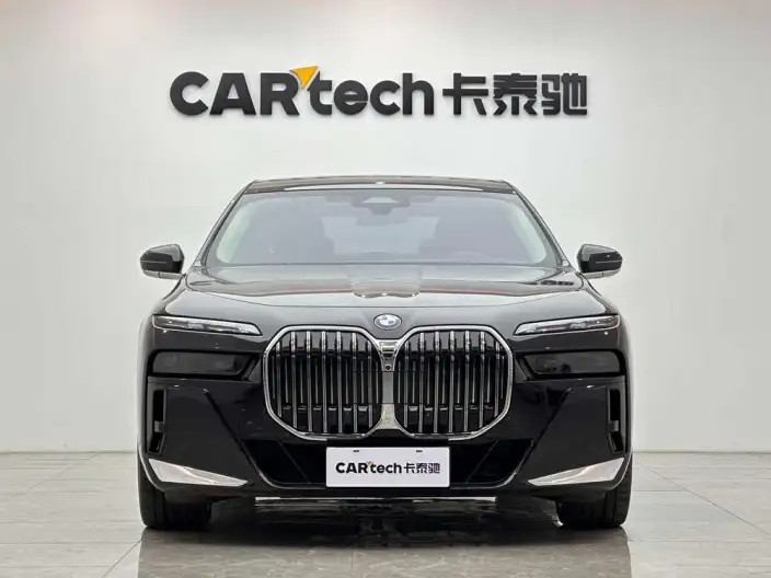 BMW 7 Series 2023 Model 740Li Leading Model M Sports Set – фото 2