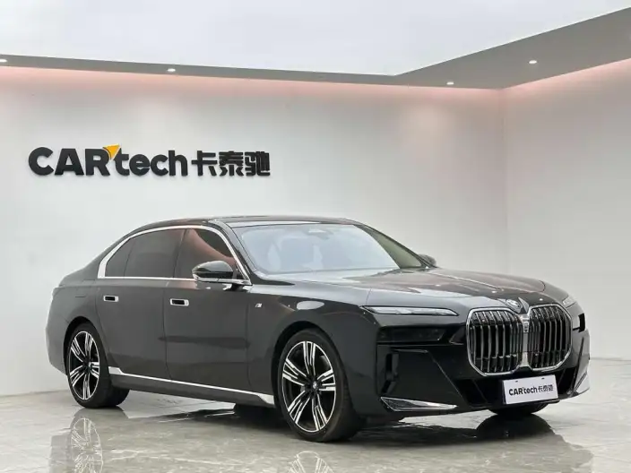 BMW 7 Series 2023 Model 740Li Leading Model M Sports Set – фото 3