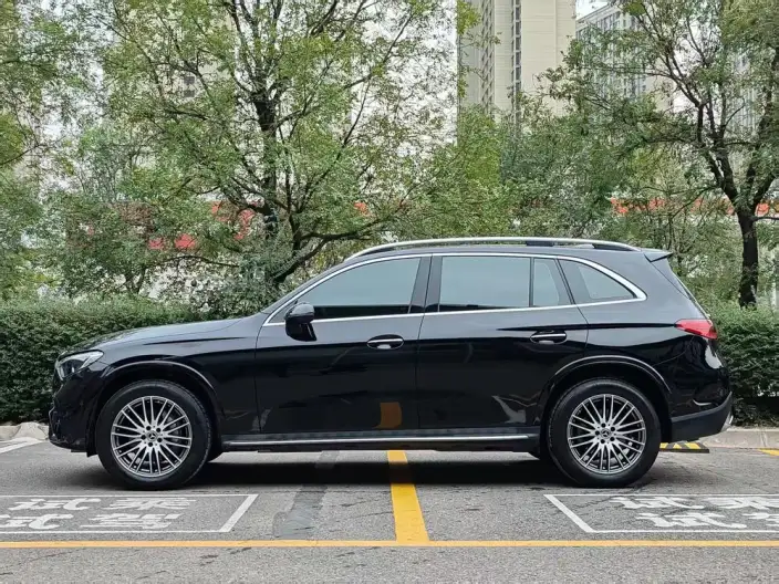 Mercedes-Benz GLC 2024 Model GLC 300 L 4MATIC Dynamic Model 5 seat – фото 3