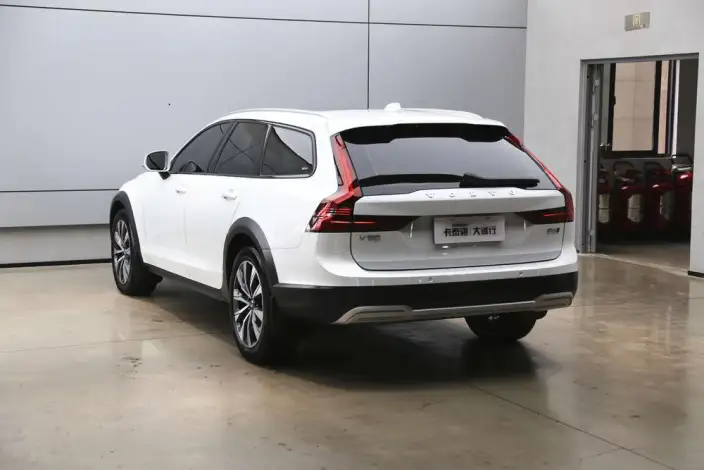 Volvo V90 2024 Model Cross Country B5 AWD Zhiyuan Edition – фото 4