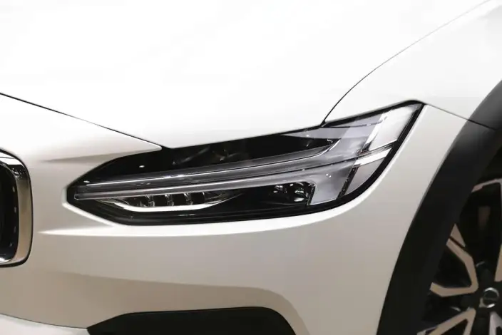 Volvo V90 2024 Model Cross Country B5 AWD Zhiyuan Edition – фото 9