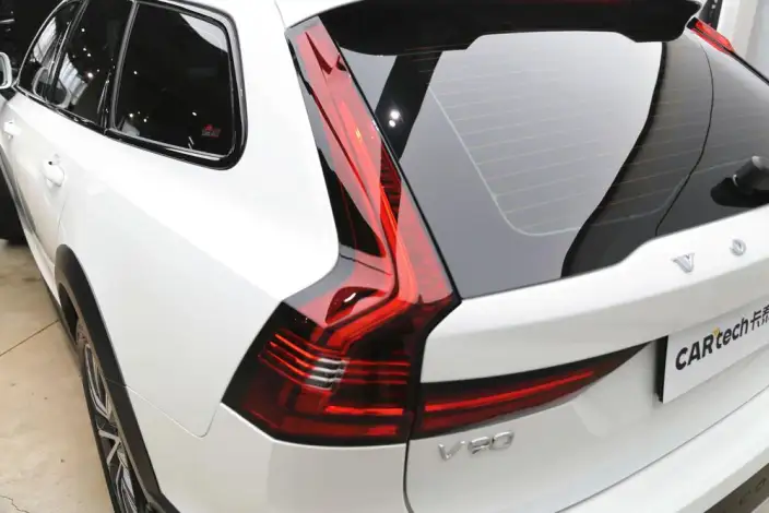 Volvo V90 2024 Model Cross Country B5 AWD Zhiyuan Edition – фото 10
