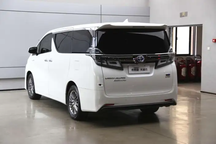 Vellfire 2021 Model Toyota Crown Hybrid 2.5L HV Premium Edition – фото 4