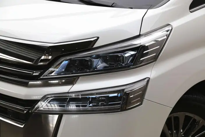 Vellfire 2021 Model Toyota Crown Hybrid 2.5L HV Premium Edition – фото 9