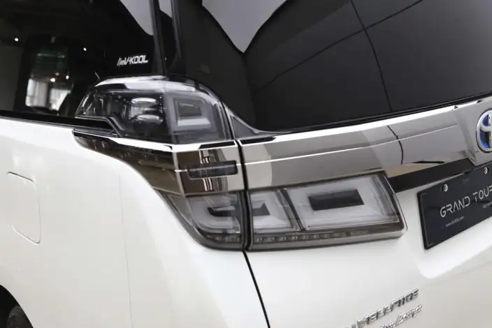 Vellfire 2021 Model Toyota Crown Hybrid 2.5L HV Premium Edition – фото 10