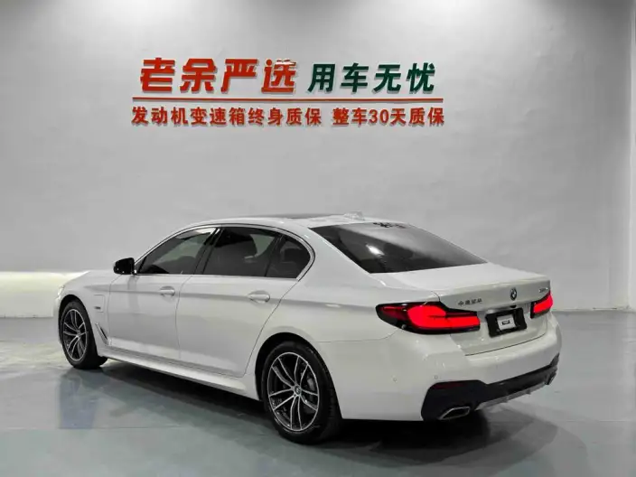 BMW 5 Series PHEV 2022 Model 535Le M Sports Set – фото 4