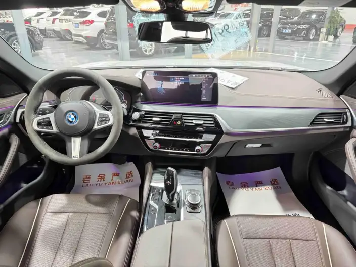 BMW 5 Series PHEV 2022 Model 535Le M Sports Set – фото 7