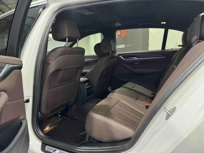 BMW 5 Series PHEV 2022 Model 535Le M Sports Set – фото 9