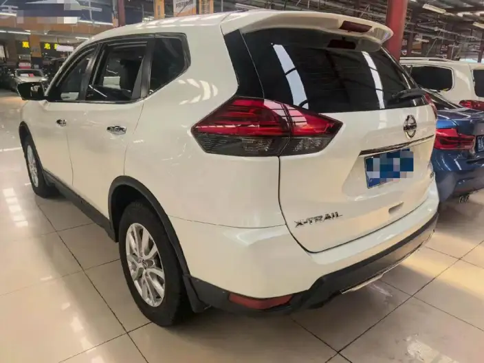 Nissan X-Trail 2023 Model Classic Edition 2.0L 2WD Smart Connect Comfort Edition