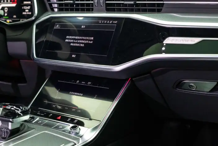 Audi A6L PHEV 2022 Model 55 TFSI e quattro – фото 8