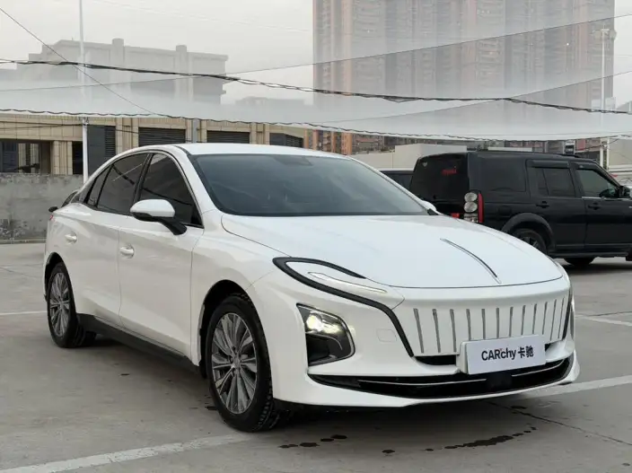 Hongqi E-QM5 2024 Model 500KM Travel Edition 100kW – фото 3