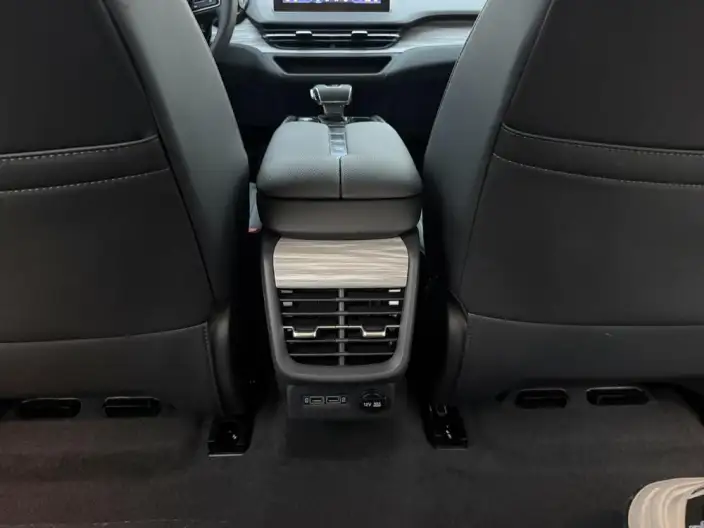 Hongqi E-QM5 2024 Model 500KM Travel Edition 100kW – фото 8