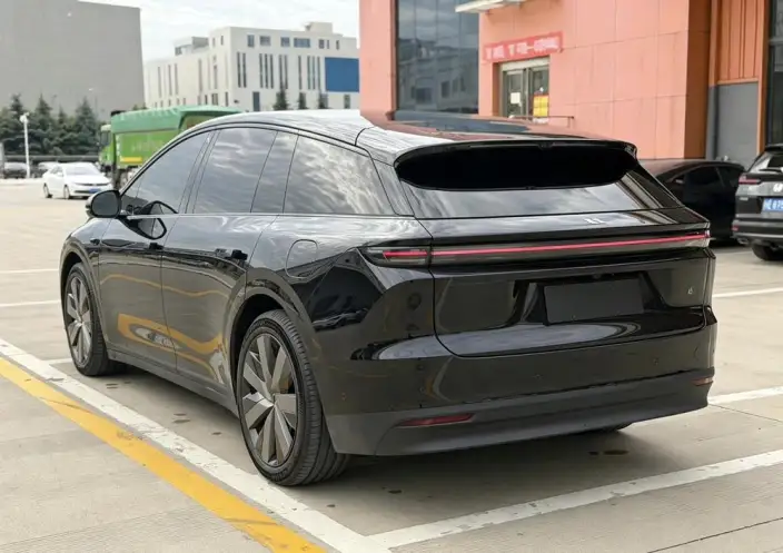 Li Auto i6 2025 Model 4WD Standard Edition