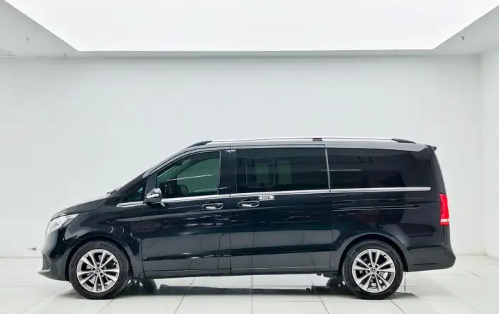 Mercedes-Benz V-Class 2022 Model V 260 Pilot Edition – фото 3