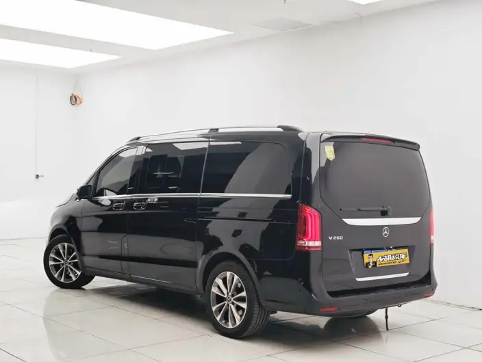 Mercedes-Benz V-Class 2022 Model V 260 Pilot Edition – фото 4