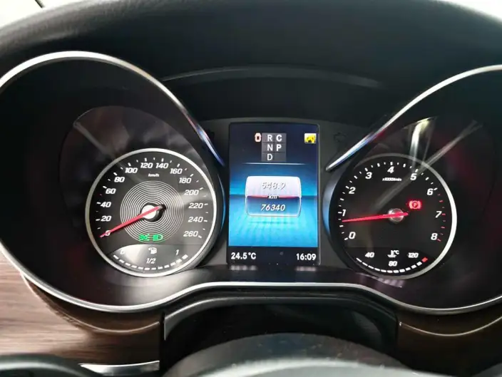 Mercedes-Benz V-Class 2022 Model V 260 Pilot Edition – фото 7