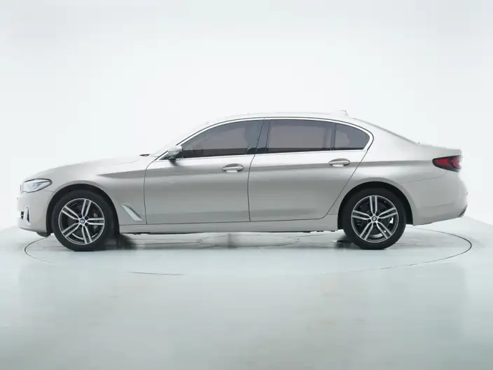 BMW 5 Series 2023 Model 530Li Leading Model Luxury Set – фото 4