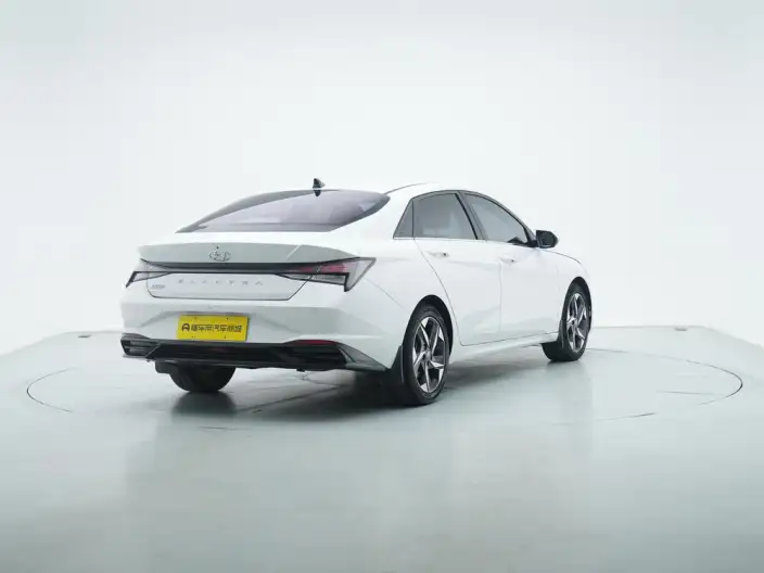 Hyundai Ioniq 2022 Model 1.5L CVT GLX Elite Edition – фото 7